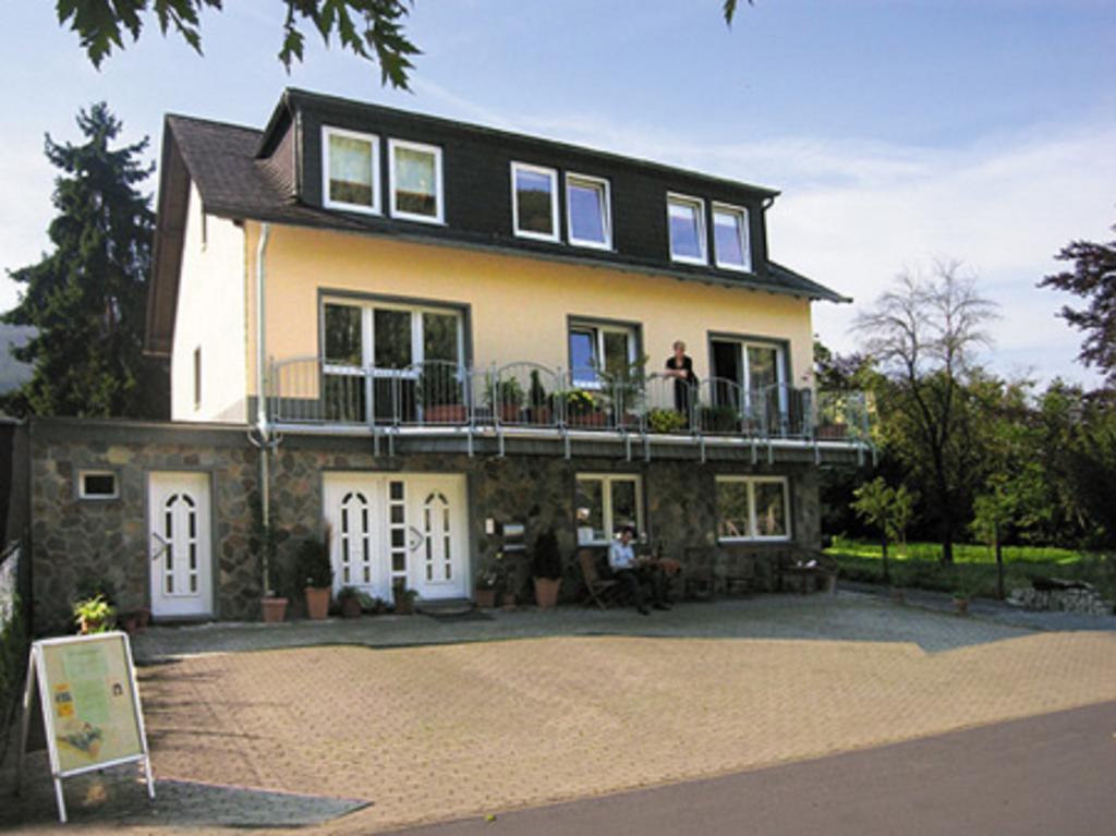 Residenz Moselzauber - Ferienwohnungen Mit Pool Landschaft Ernst Buitenkant foto